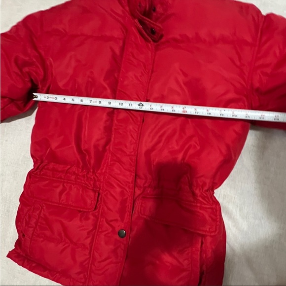 Red insulated winter jacket, fleece lined pockets, wind proof sleeves, pockets - Picture 9 of 14